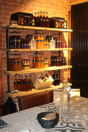 "Leo Hillinger Wineshop & Bar" in München-Lehel (©Foto:Martin Schmitz)